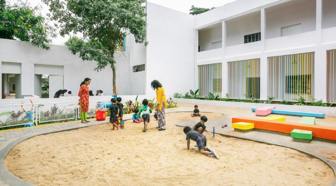 幼儿园分班时几位小朋友不想在一个班怎么办?